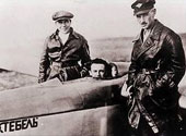 Serghei Koroliov în cabina unui avion fără motor