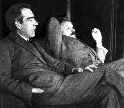 Niels Bohr si Albert Einstein