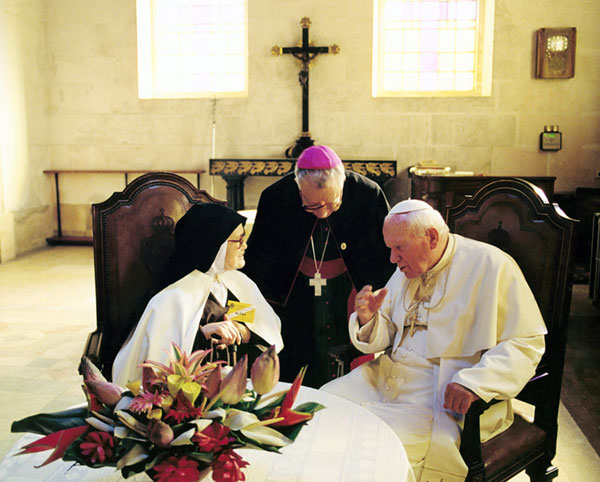 Lucia Santos şi Ioan Paul al II-lea